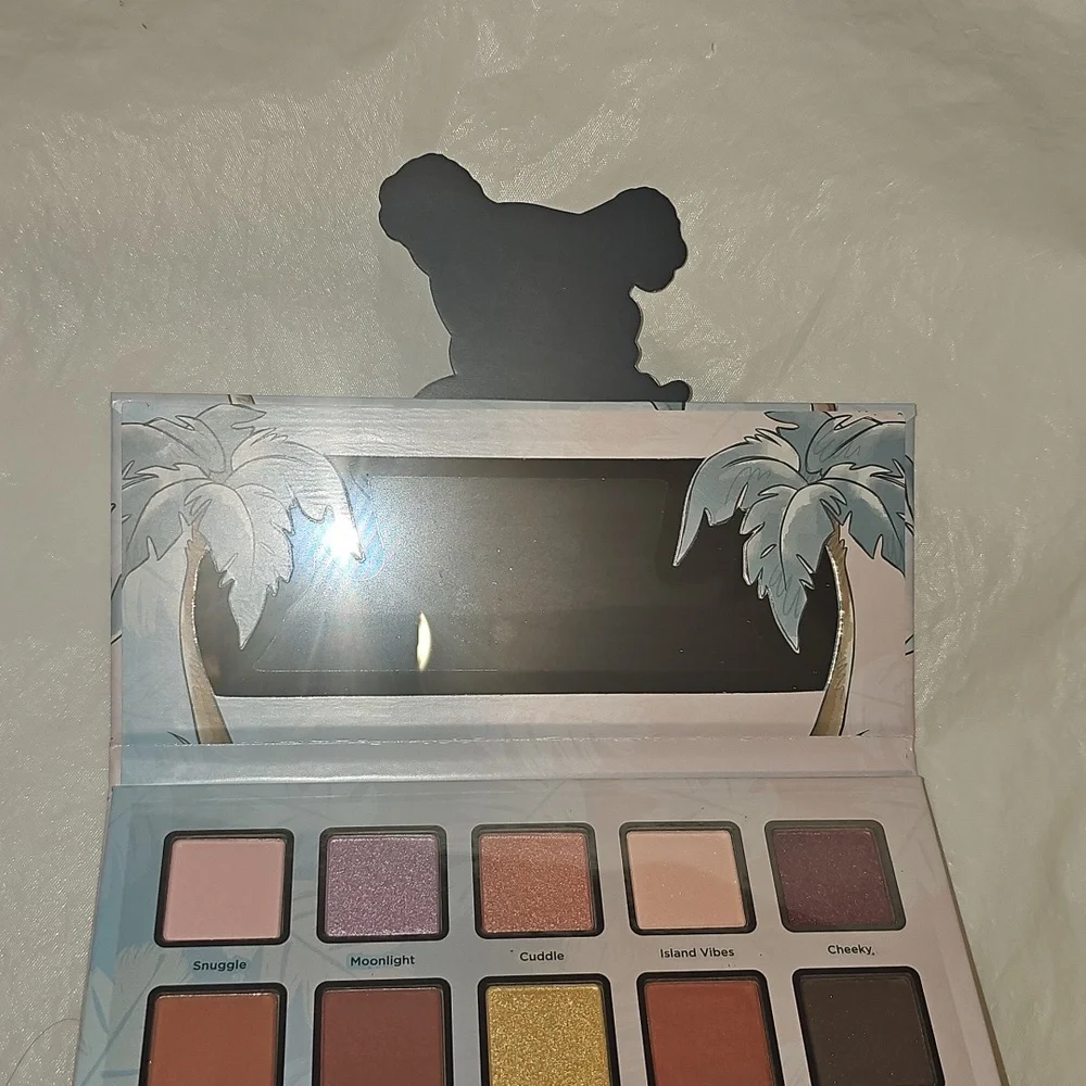 Disney Stitch Eyeshadow & Complexion Palette